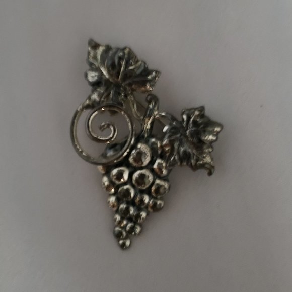 Vintage Danecraft Sterling Silver Grape Brooch - Picture 7 of 10